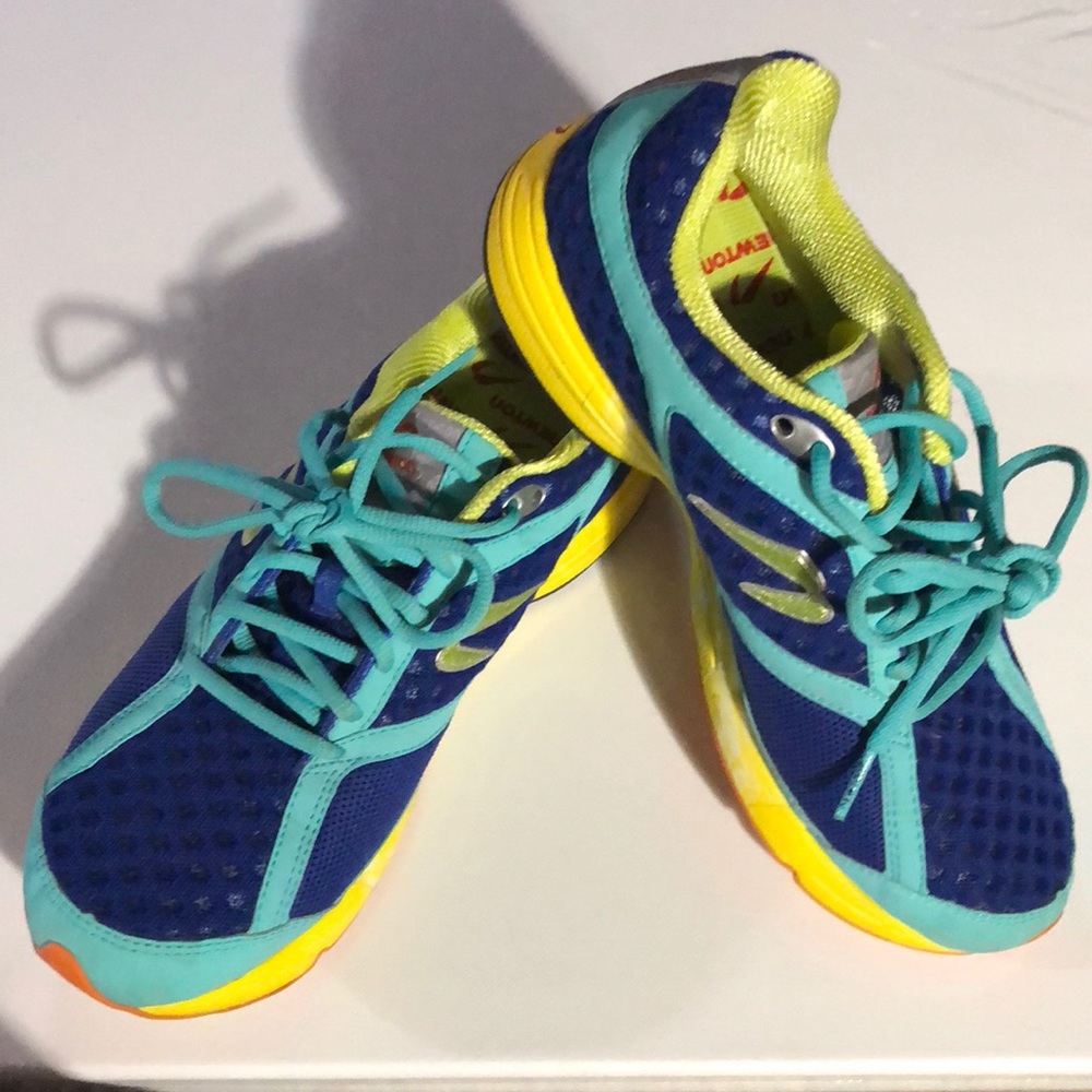 Gravity Running Sneakers